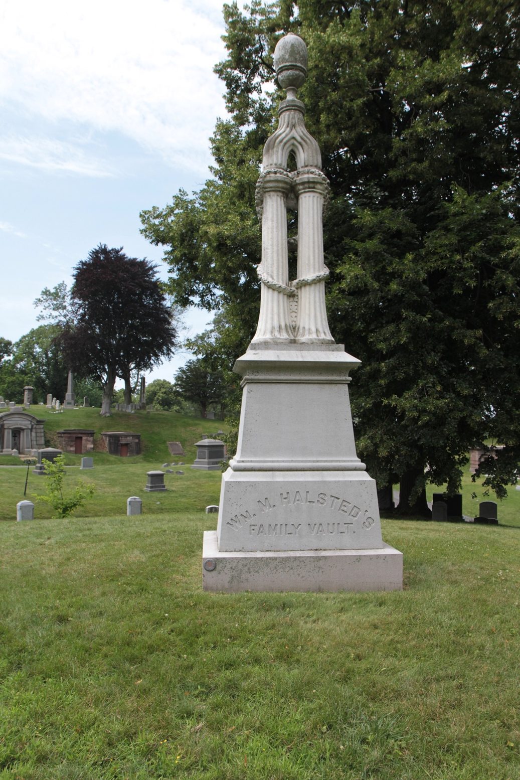 William Stewart Halsted's tomb, Green-Wood Cemetery, Brooklyn NY - 04.JPG